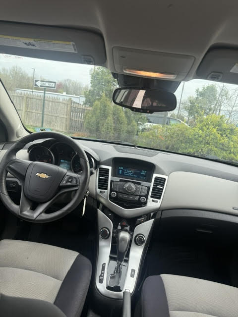 2015 Chevrolet Cruze LS - Photo 8